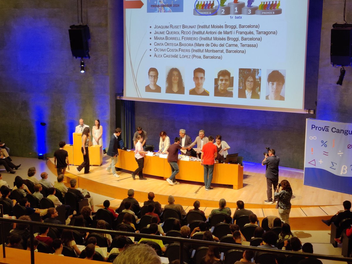 iesmoisesbroggi's tweet photo. Avui ens han premiat per partida doble a les proves cangur, amb un 4t i 6è lloc de tot Catalunya a 1r de batx. Felicitats de nou!I A més la Maria Borrell premi a l'olimpíada matemàtica. #olimpiadamatematica #provescangur
Hide quoted https://t.co/28gCra1Ntl