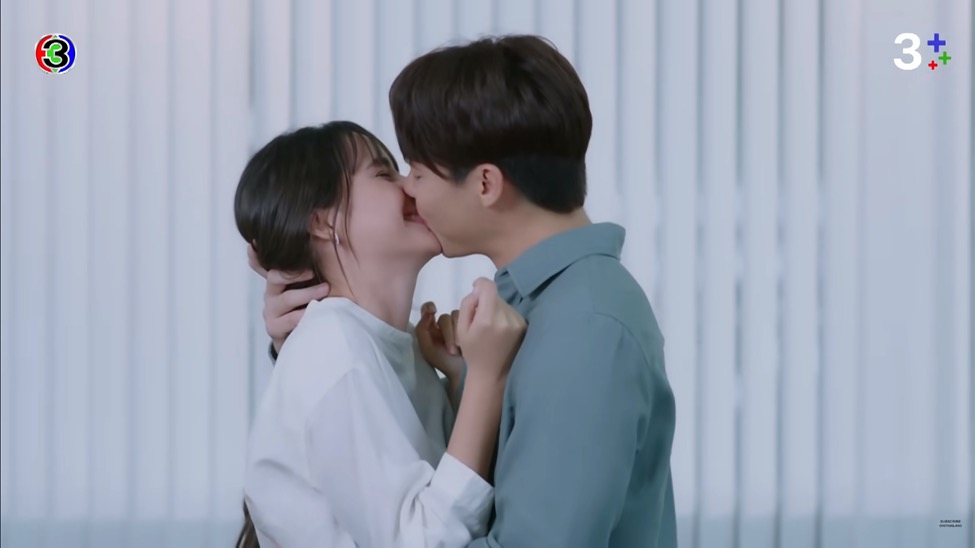 SRinkhum's tweet photo. kiss scene ค่ายรักละครคือที่สุด
หมาก-ญาญ่า ไม่เคยทำให้ผิดหวัง
เวลา 20.30 น.  ดูทีวีกด33 ดูมือถือกด3Plus

#จนกว่าจะได้รักกัน 
#raklakorn  
#หมากญาญ่า 
#Loveatfirstnight  
#หมากญ่า https://t.co/uBvx7TsYy0