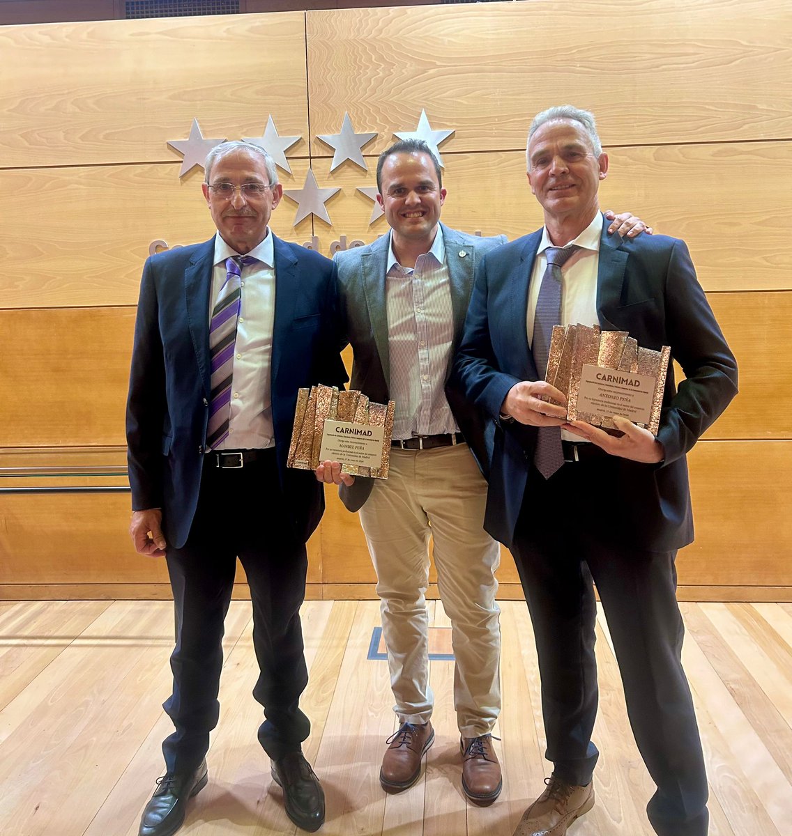 Mercado de Chamartin (@mchm_chamartin) on Twitter photo #OrgulloDeOficio
Los hermanos fundadores de <a href="/Pdelicatessen/">PEÑA MADRID</a> , Antonio y Manuel Peña, han recibido el reconocimiento a la trayectoria profesional en el sector del comercio cárnico de la <a href="/ComunidadMadrid/">Comunidad de Madrid</a>
Homenaje de <a href="/Carnimad/">Carnimad</a> al trabajo y al esfuerzo constante por ofrecer lo mejor. #OrgulloDeOficio
Los hermanos fundadores de <a href="/Pdelicatessen/">PEÑA MADRID</a> , Antonio y Manuel Peña, han recibido el reconocimiento a la trayectoria profesional en el sector del comercio cárnico de la <a href="/ComunidadMadrid/">Comunidad de Madrid</a>
Homenaje de <a href="/Carnimad/">Carnimad</a> al trabajo y al esfuerzo constante por ofrecer lo mejor.