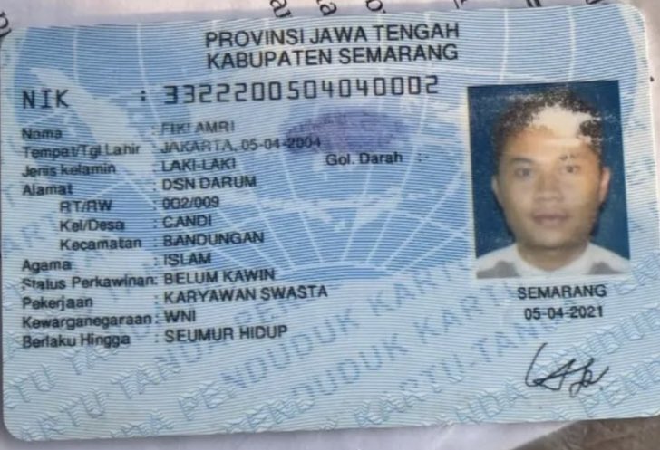 sy3l3's tweet image. X DO YOUR MAGIC PLEASE ✨

Halo X aku mau minta tolong yg tau orang ini atau ketemu sama orang ini tolong hubungin aku / dibawa ke kantor polisi. Orang ini adalah pekerja utk usaha mie ayam aku tapi pagi ini dia kabur bawa 2 motor, 1 sepeda lipat, &amp;amp; 2 tabung gas yang ada di rumah