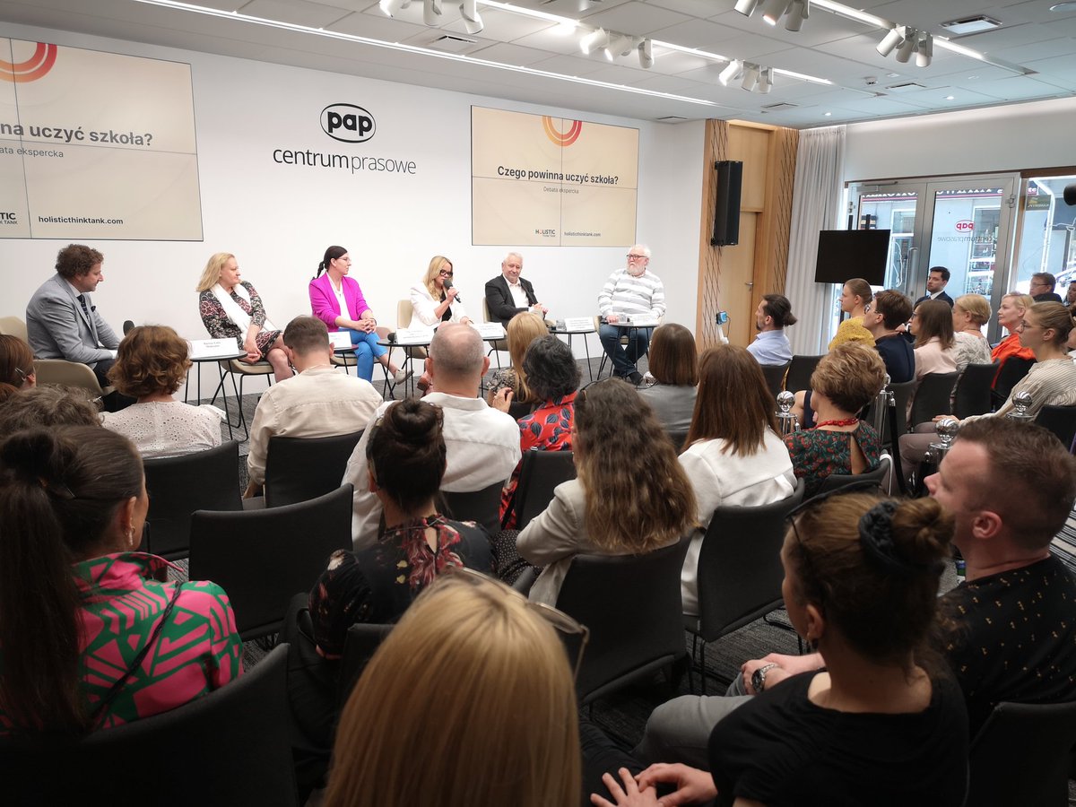 Czego powinna uczyć szkoła?
Trwa gorąca debata w <a href="/CentrumPrasowe/">Centrum Prasowe PAP</a> z udziałem znakomitych ekspertów z zakresu edukacji.

#PAP #edukacja #szkoła #wartości #kompetencje #nauczyciele