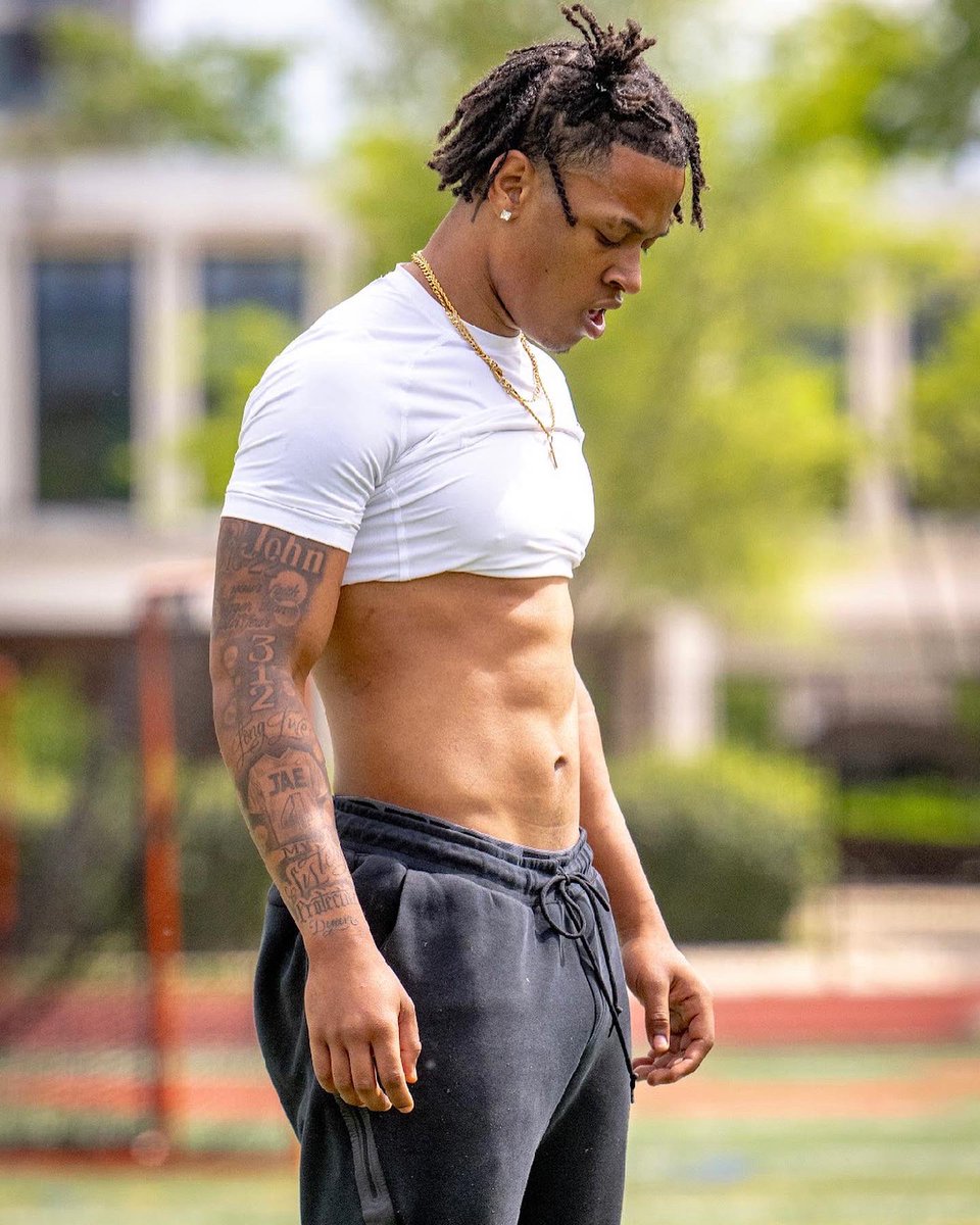 DA_Oliver22's tweet image. Fell in love with the process I thank God every day for every win and every loss #ilovefootball #dogdad #DB