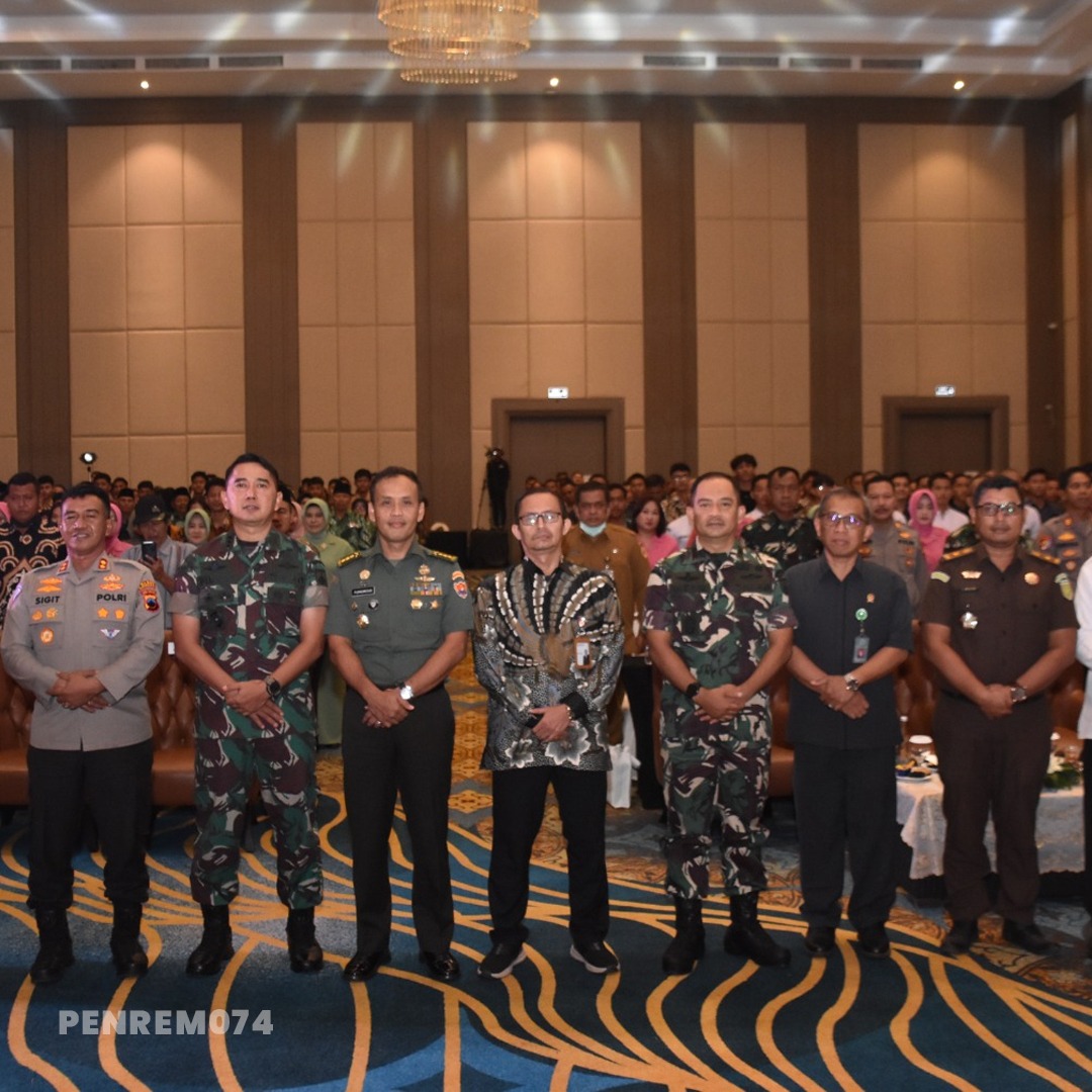 Korem 074/Warastratama Bersinergi dengan BPIP RI Perkuat Ideologi Pancasila                                                 dalam Rangka Tingkatkan Wawasan Kebangsaan
. 
. 
. 
 @puspentni
@tni_angkatan_darat
@kodam_diponegoro
@korem074warastratama
@aldozazazi