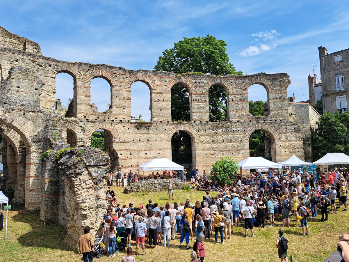 [🏺#JEArchéo]  Venez à la rencontre d'acteurs de l'archéologie ! Ateliers, visites flash, démonstrations, jeux et bien plus encore !
📅Dimanche 16 juin, 10h-18h
📍Palais Gallien, Bordeaux
Gratuit
Avec @capsciences @MuseeAquitaine et l'@Inrap 
Plus d'infos: journees-archeologie.fr/c-2024/fiche-i…