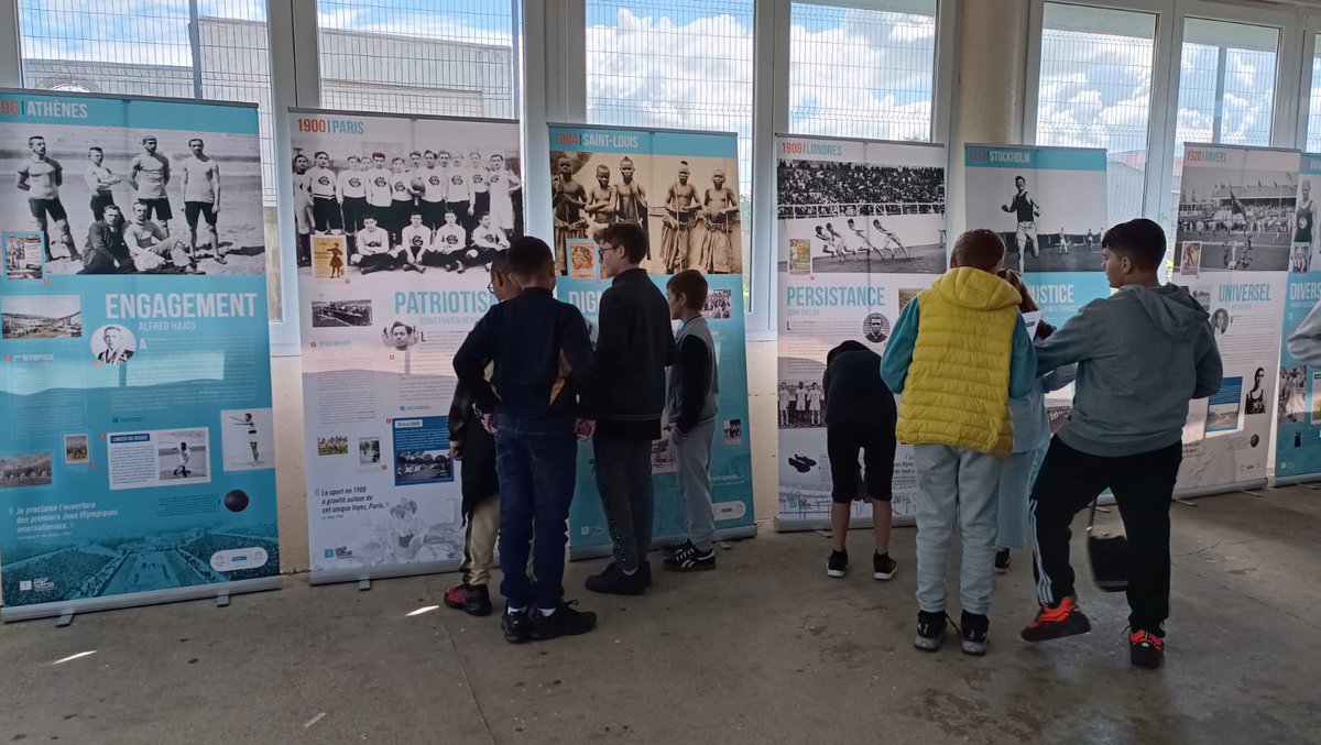 clgBouligny's tweet photo. Cette semaine au @clgBouligny exposition passionnante de la @Casden_BP sur l'histoire des JO. Les élèves répondent à un quizz de 20 questions et confortent leur culture sportive !!!  #JO2024 https://t.co/434xhjvVtD