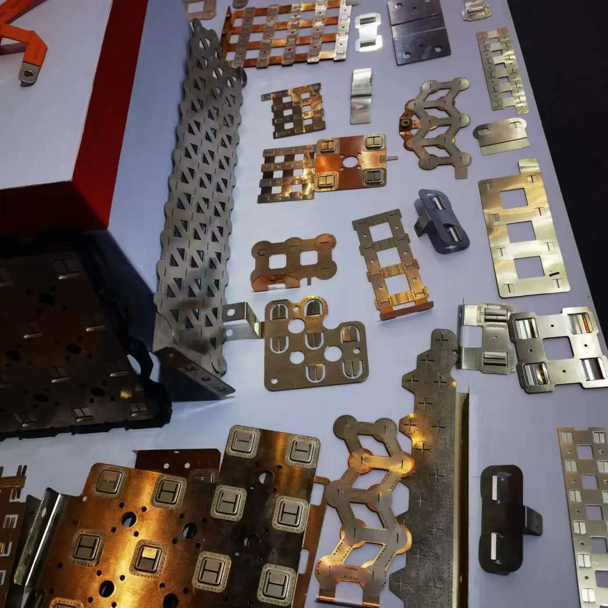 CinderellonW's tweet image. Metal components for battery module : Copper busbar, Nickel strip ,Aluminum extruded end plate and aluminum extruded enclosure 
#batteryconnector
#batterymodule
#copperbusbar
#nickelstrip
#endplate
#aluminumextrudedenclosure