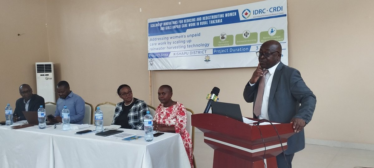 TzRedeso's tweet photo. Redeso participate in the Inception meeting of addressing women's unpaid care work by scaling up rain water harvesting technology conducted in Shinyanga @HelpAge @UNHCRTanzania @ESRFTZ @IDRC_CRDI https://t.co/h2BzfCKFie
