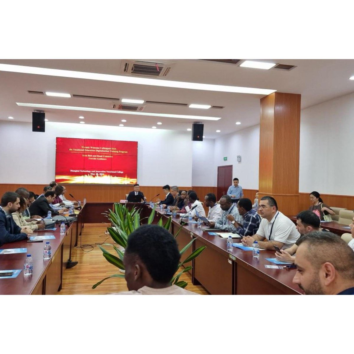 🇨🇳 Shanghay shahrida bo‘lib o‘tayotgan 21-Shanghay ta’lim forumida Raqamli texnologoyalar vazirligi vakillari ishtirok etmoqda