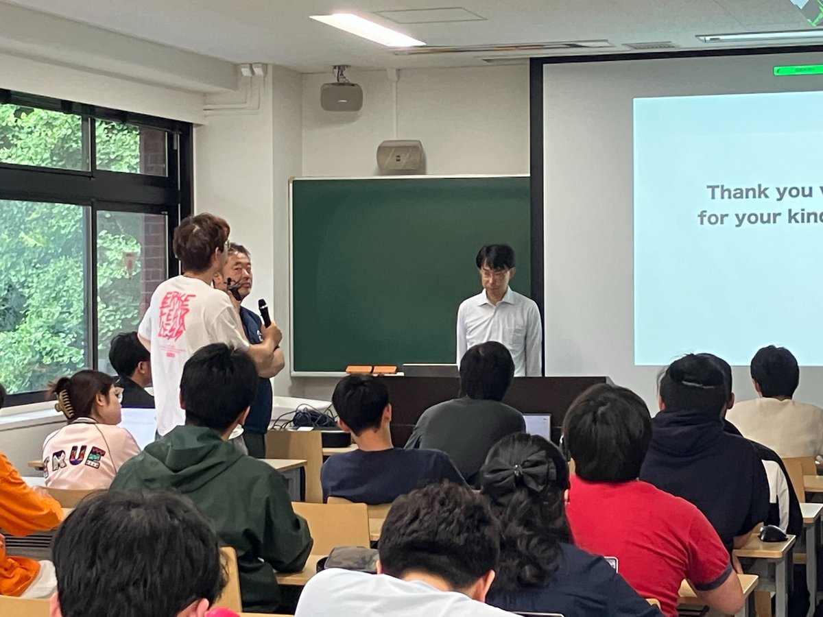 On May 8th, the Serendipity Seminar was held with Prof. Yasuteru Shigeta’s lecture on “Bridging Chemistry to Different Fields through Theoretical and Computational Chemistry.” He shared his career and scientific journey with sophisticated insight, which greatly fascinated us!!