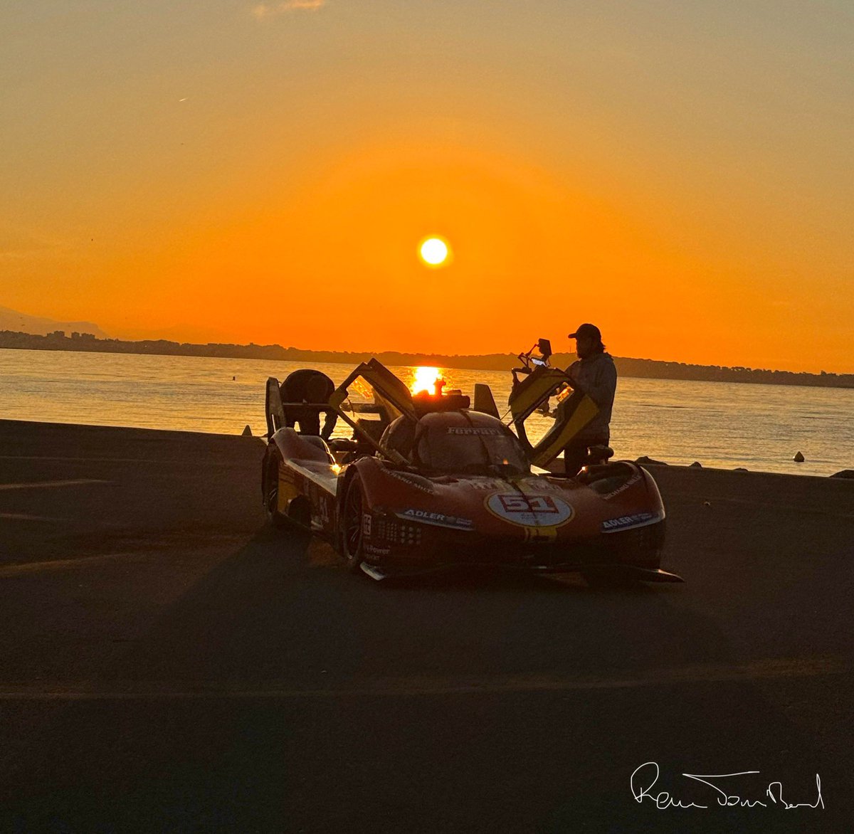 C’est la Ferrari 51 gagnante des 24h du mans en 2023 . L’hypercar italienne défendra son titre à la mi-juin. Elle était à cannes ce matin #cannes #CotedAzurFrance @VisitCotedazur @villecannes @Cannes_France