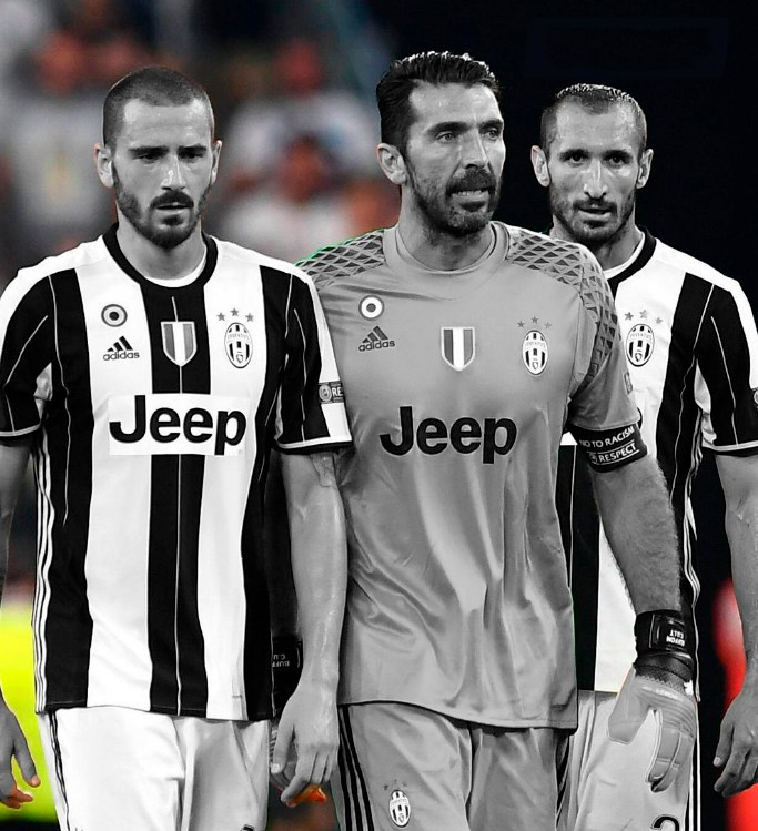 😔 Buffon has already retired.
😔 Chiellini left football in December, at 39 years old.
🔚 Bonucci confirmed his retirement from football.

The defensive trio of Juventus and Italy, one of the most successful in history, has come to an end. We witness the end of an era.

We will