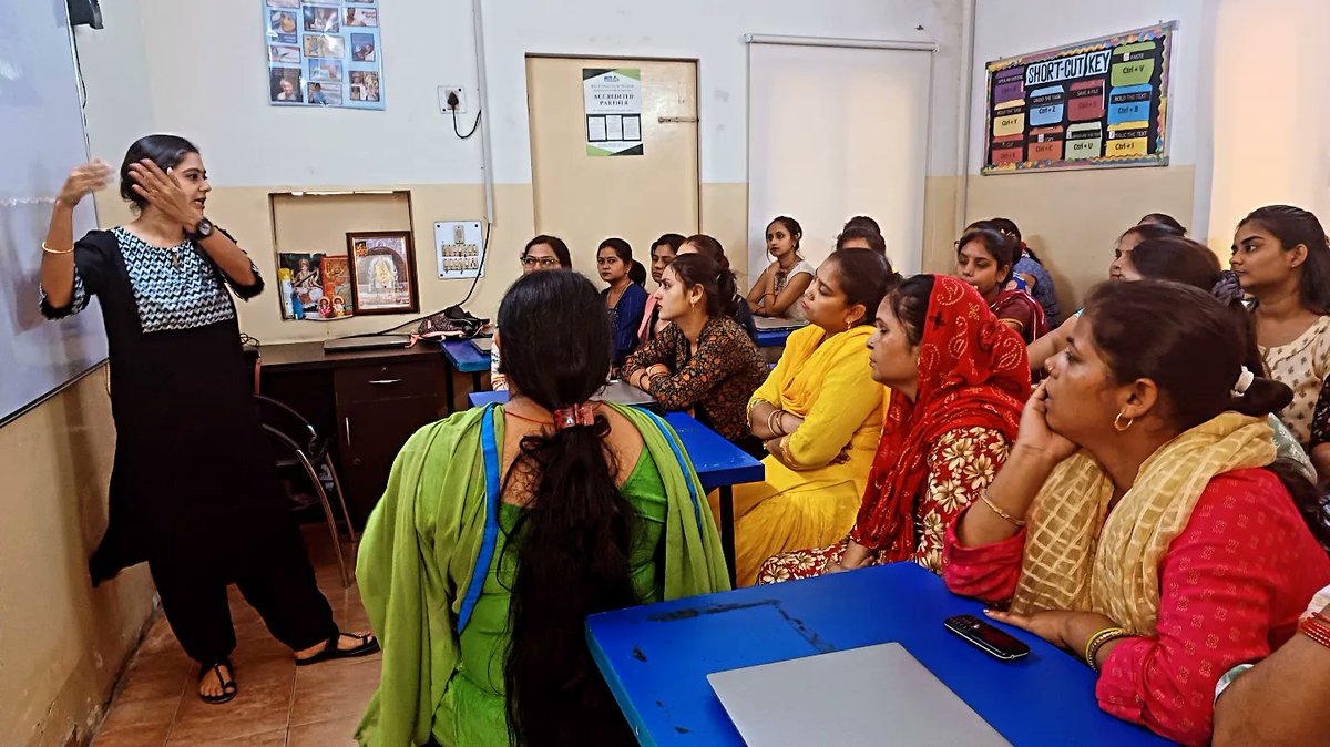 In collaboration with Setu NGO Sector 12 Skill Centre, NOIDA, we held an impactful session on domestic violence on 18 May 2024. 

A key message of the session was that every woman in India has the right to free legal aid.  

#LegalAwareness #WomenEmpowerment #DomesticViolence