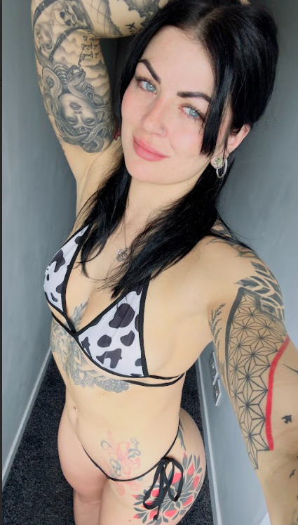 shellykblack's tweet photo. Be honest, would u date me? https://t.co/O8FGkdOr6v