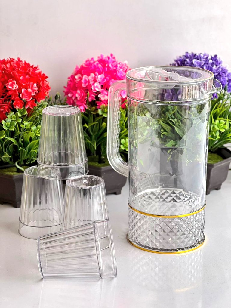 Acrylic Jug Set 🏷️9,000 Available for pickup or delivery