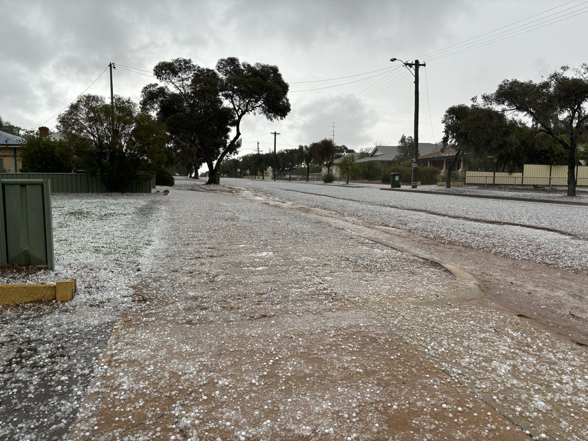 Traffic Alert! Hailstones in Goomalling #fb