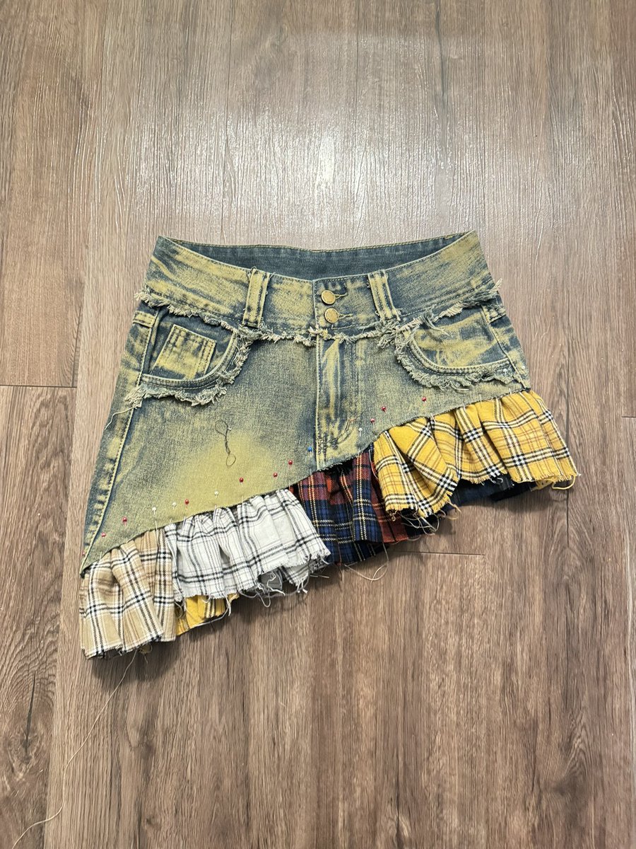 Mollysworld__'s tweet photo. I slick be making clothes 🫣 https://t.co/paQWvbr8qr