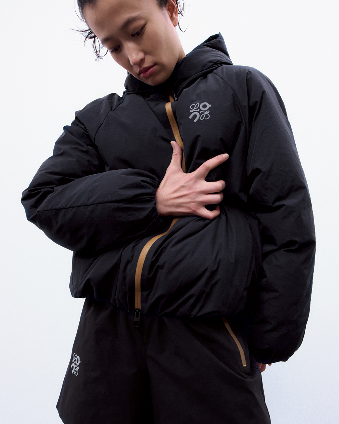 【LOEWE】ロエベ パファー ジャケット テクニカルシェル ボンバー ジャケット（ナパラム） ブラック - LOEWE
