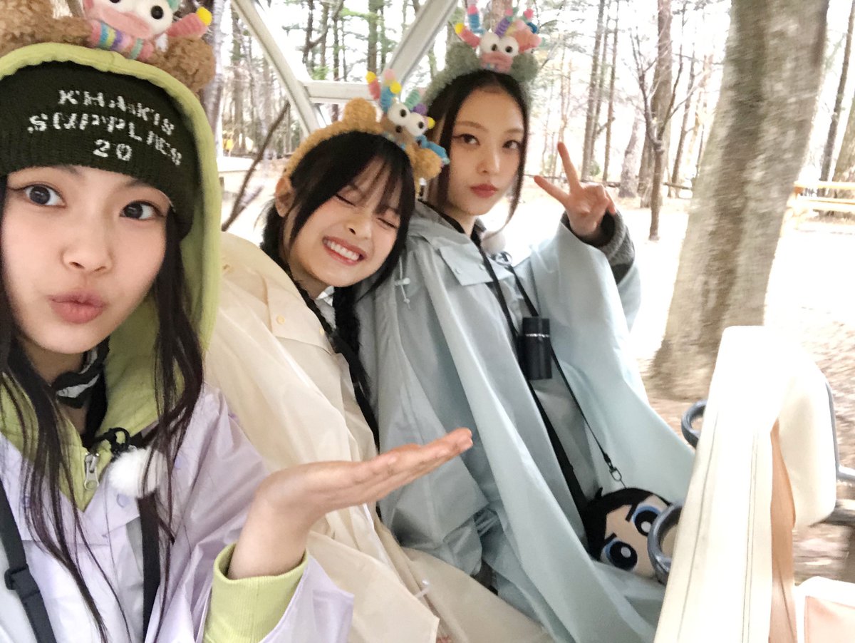 i miss seeing hyein with the girls :(