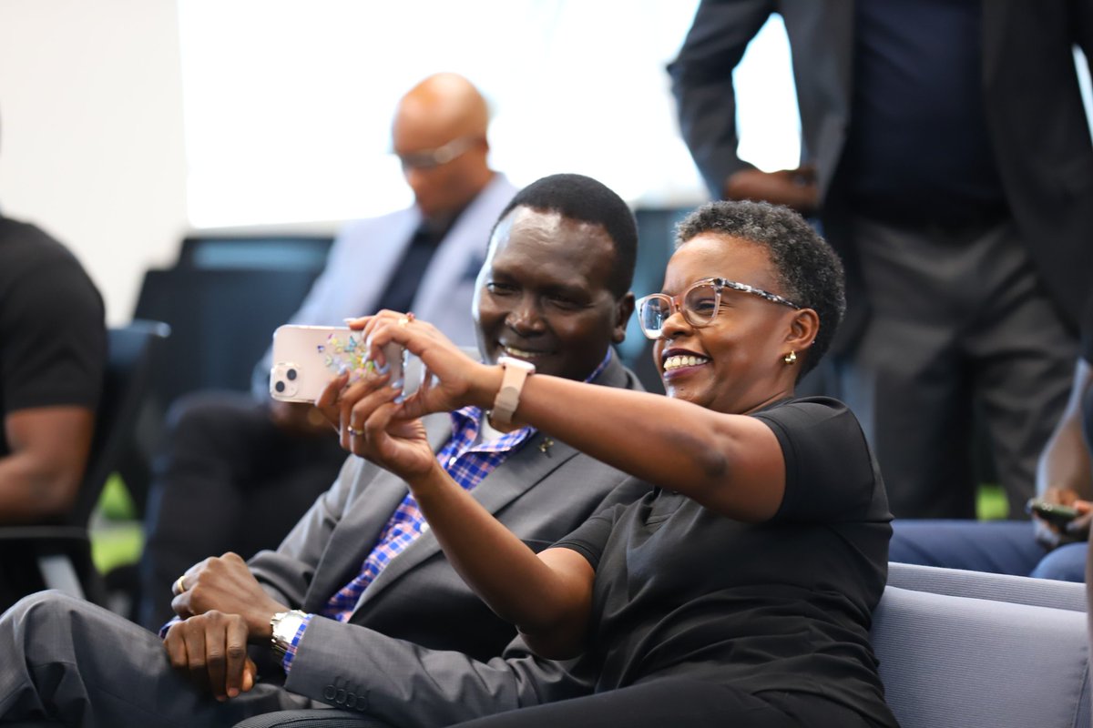Good morning fam 🌞 

Today we Launch our partnership with <a href="/DeloitteKenya/">Deloitte Kenya</a> 

But first Selfie moment 🤳🏿 with the legend <a href="/TergatP/">Tergat_Paul</a> 😎 

#TeamKenya #HesabikaNaMabingwa