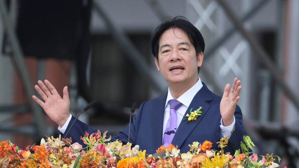 🇨🇳 China's Taiwan Strategy: Blockade Instead of Invasion?

China's military exercises around Taiwan have sparked fears of a potential blockade rather than a full-scale invasion.

A Chinese blockade could involve naval and air forces restricting Taiwan's access to international