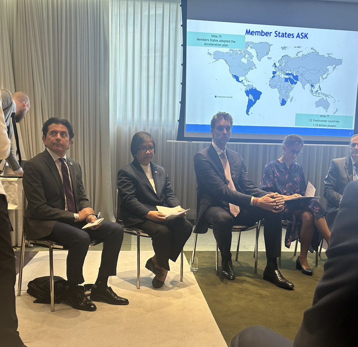 Thanks to Govt of #Spain and #Jordan hosting #obesity and @WHO #Accelerationplan event at #WHA77 w. @PauGasol @Worldobesity près-elect @SBarquera & @CurvyVickiM. And bravo Spain as newest front runner country!