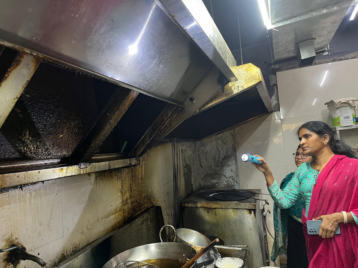 #BEWARE: Violations found at Sri Gauthami Spice Restaurant, #Bhadrachalam by @cfs_telangana

* 10 kgs of Prepared dough found fungal infested and discarded.

* Usage of synthetic food colors was traced.

* Food handlers found without wearing any haircaps, gloves and aprons.