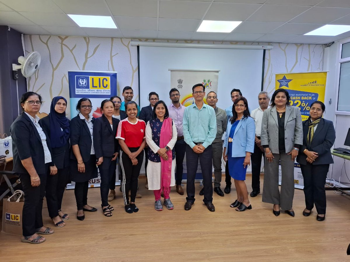 The Life Insurance Corporation of India #LIC hosted a chair yoga session led by the #yoga instructor from @iccr_portlouis, as part of #IDY2024. #IndiaMauritius🇮🇳🇲🇺