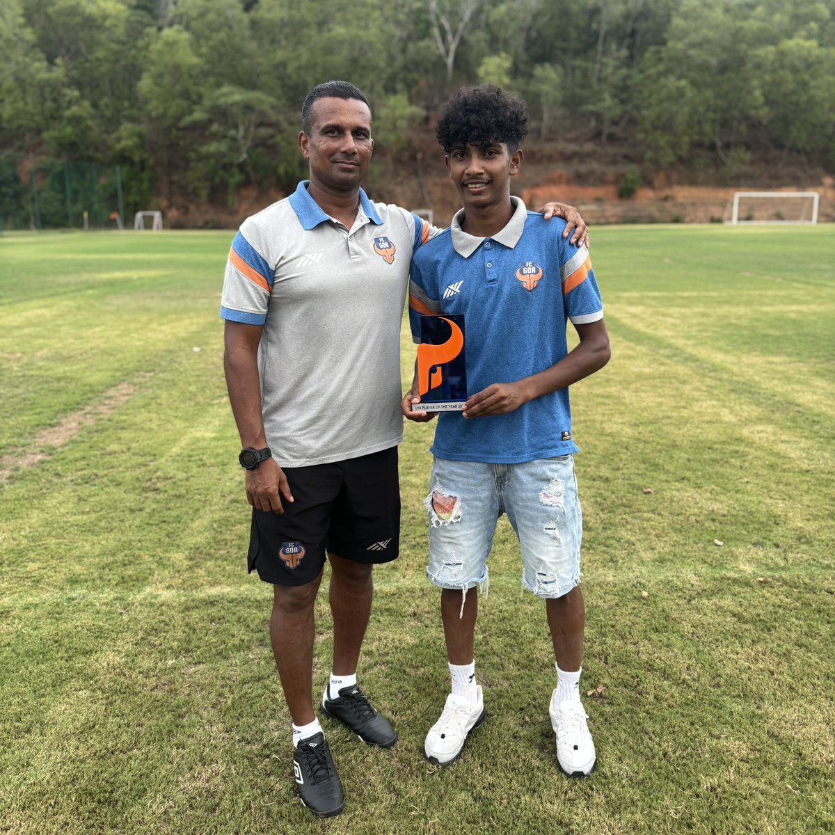 Congratulations to Cain Fernandes for winning the 2023-24 Club Award U19 Player of the Season! 🔥 Cain played 25 games and scored 10 goals across all competitions. He plays as a winger and is known for his speed, ability to deliver effective crosses into the box and lethal
