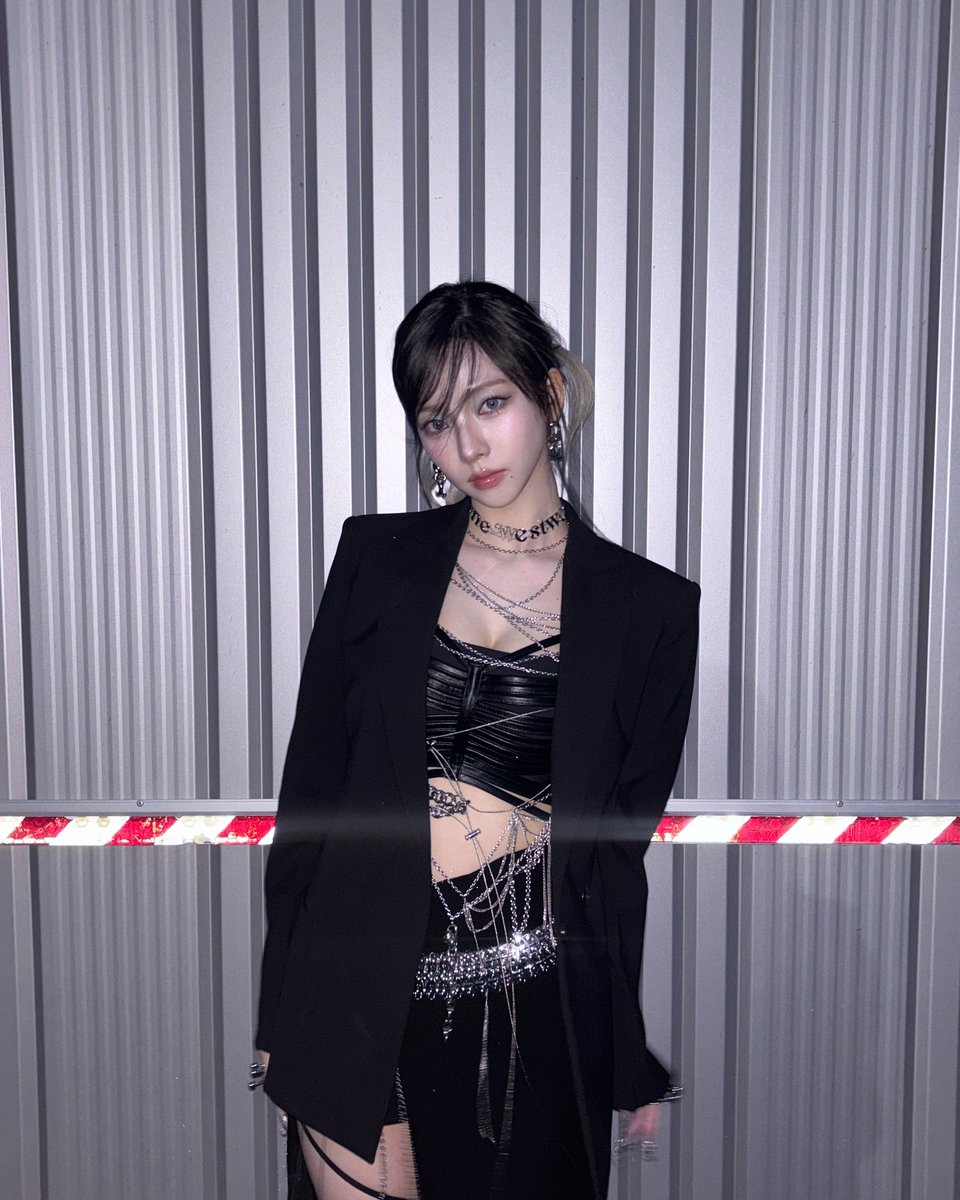 순간의 카리나 tweet media