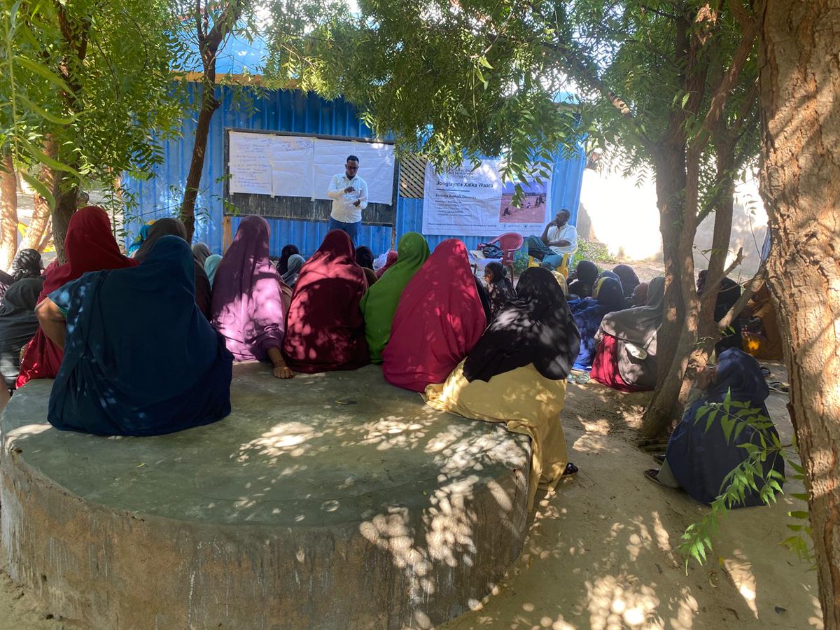 400 farmers in #Dhobely have been trained on housing, breeding, feeding &amp; vaccination aspects of poultry keeping as well as its economic and nutritional value.

<a href="/FondazioneAVSI/">Fondazione AVSI</a>, with <a href="/AICS_Nairobi/">AICS Nairobi</a> &amp; <a href="/ItalyinSomalia/">Italy in Somalia</a> support, is promoting the resilience along value chains.

#AVSI