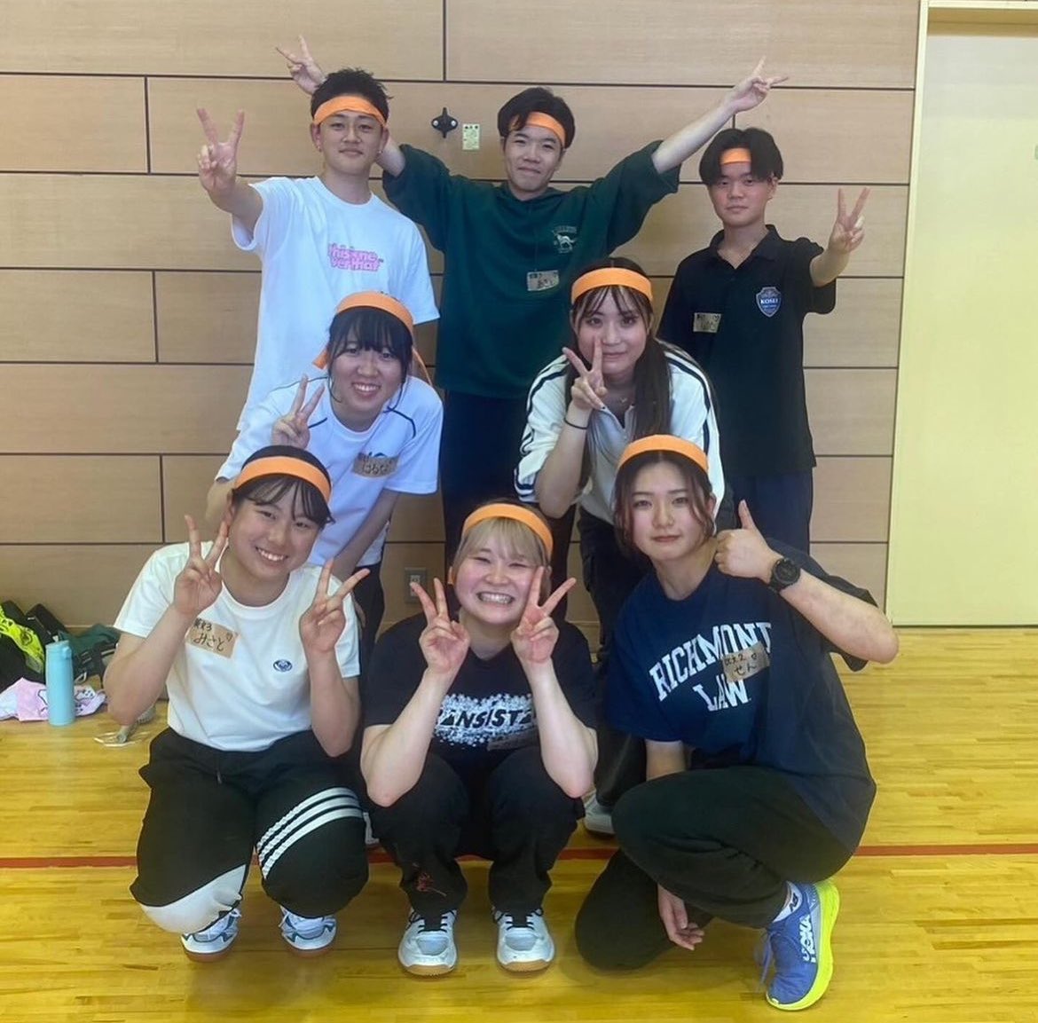 tsuru_ski_sb's tweet photo. 【通常活動】
5/18（日）、谷村第一小体育館にて今年度の活動となる新歓運動会を行いました🏐🚩
各8チームに別れ、バレーボール、リレー対決をしました。運動会の後には豪華景品をかけたビンゴ大会も行い、見事スキー板を獲得した部員も！？1年生と上級生が距離を縮めるいい機会になりました☺️ https://t.co/68oxFsLWsX