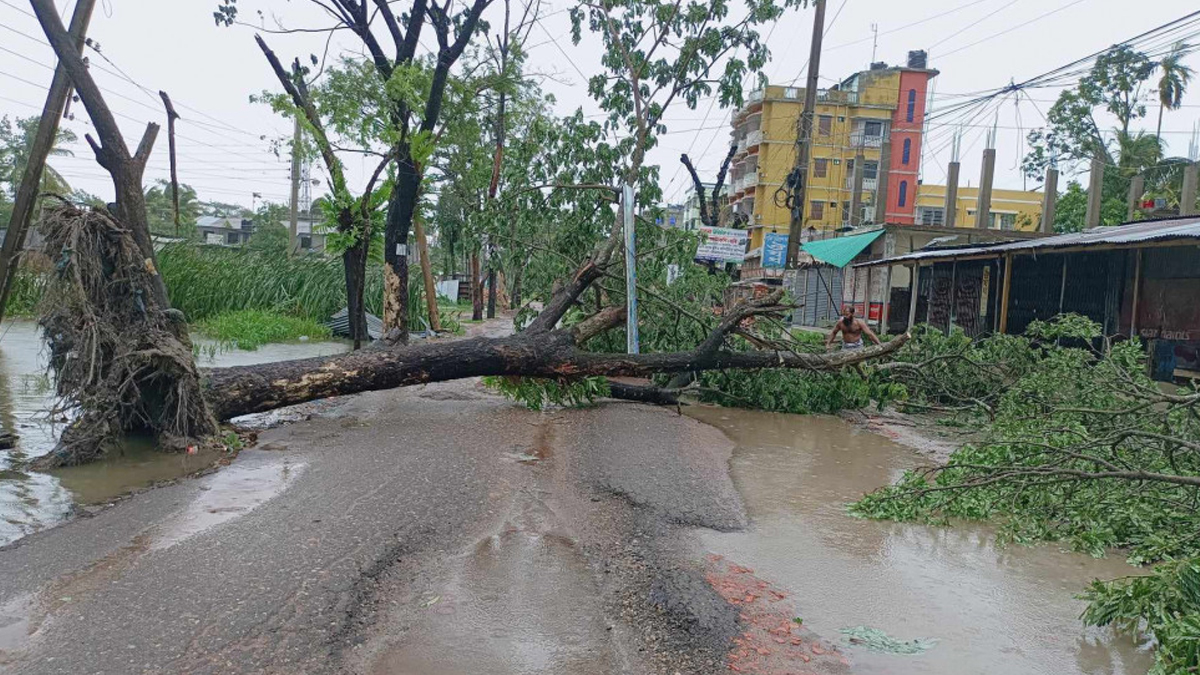 ‘রিমাল’ বাংলাদেশের ভূখণ্ড কখন ত্যাগ করবে জানালো আবহাওয়া অফিস
