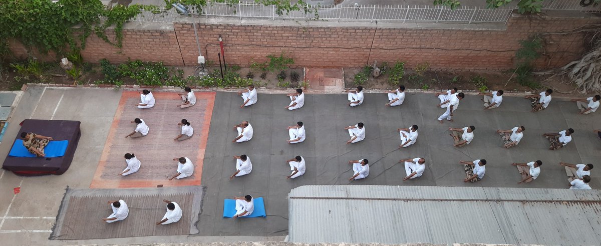 “Stretching your body and mind is essential to avoid rigidity.” ― Haresh Sippy Glimpses of yoga session conducted @ CISF Unit ASG Jodhpur. #PROTECTIONandSECURITY #HolisticHealth @HMOIndia @moayush