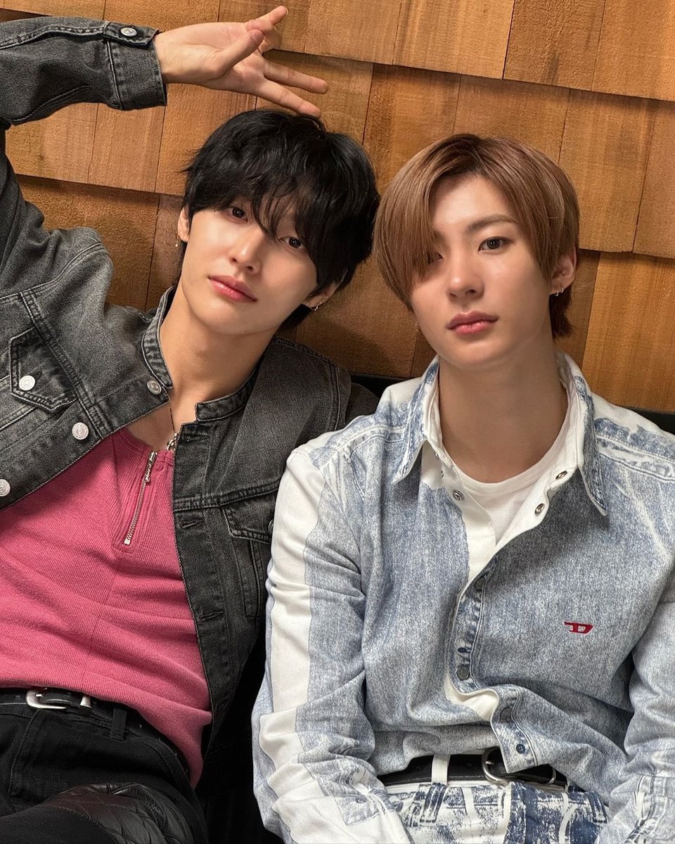 0321X0302's tweet photo. 240528 https://t.co/90WkvIoqQJ