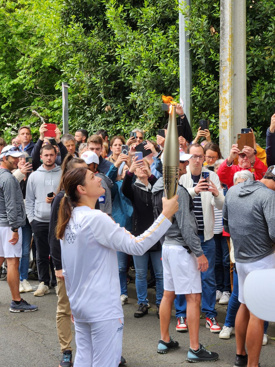 lalandechasles's tweet image. La Lande-Chasles, présente au départ de la flamme olympique à Baugé en Anjou !! #flamme @FlorenceDabin @Prefet49 @Maine_et_Loire