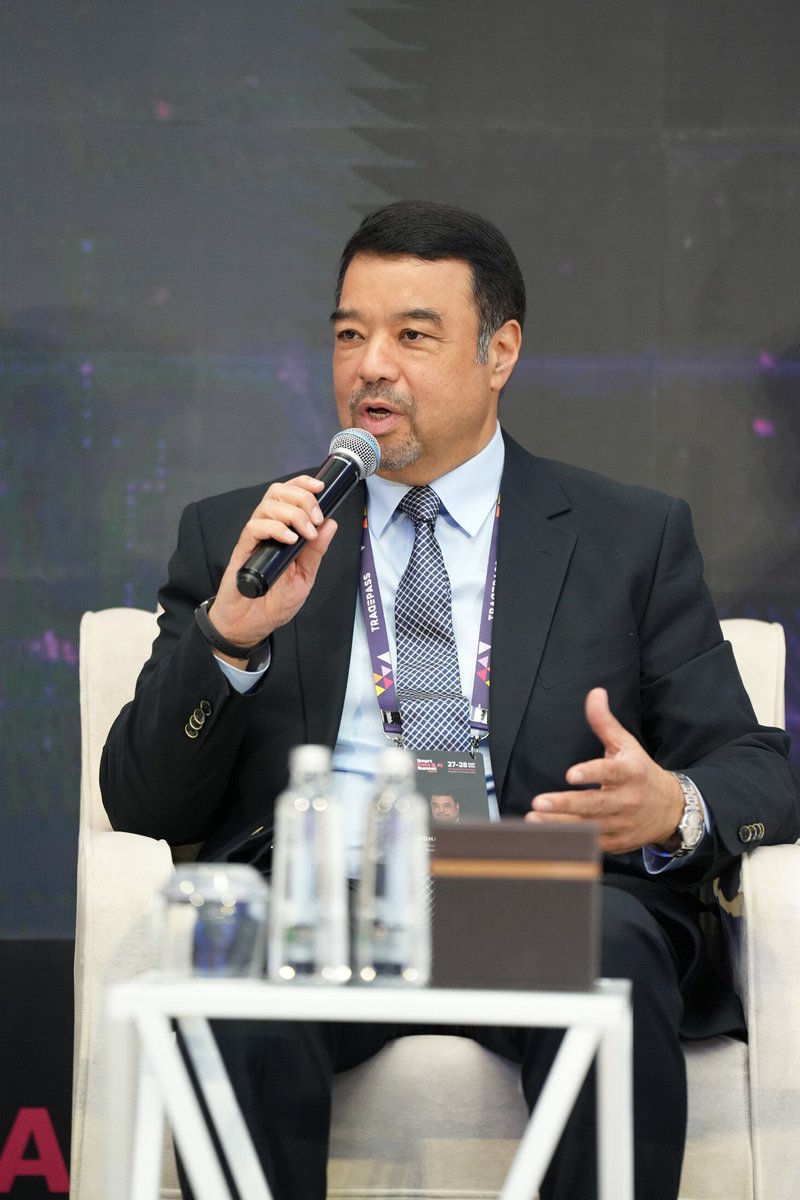 Tradepassglobal's tweet image. Smart Data &amp;amp; AI Summit 2024 – Saudi Arabia just witnessed an incredible panel discussion today on the topic, &quot;Beyond Automation: Fostering Human Empowerment in the AI Landscape&quot;
#SDAIS #SmartDataAISummit #SaudiArabia #DataAI #data #AI #datacentre #dataprivacy #tradepass