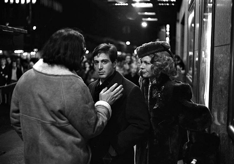 .@FredOL69007 #PhotodeTournageFilmCulte Al Pacino et Diane Keaton et Francis Ford Coppola sur le tournage du film Le Parrain