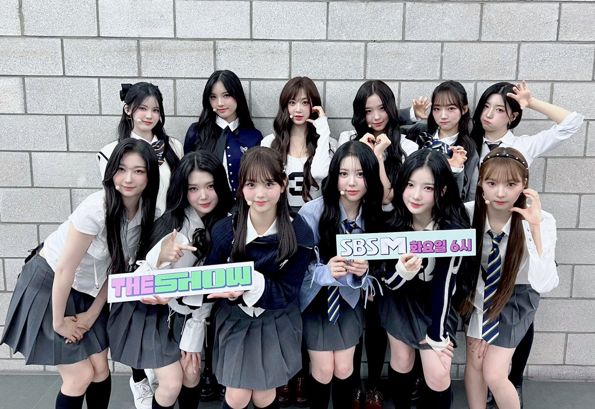 네?? 뭐라구요?? 짱리플에스 보느라 못들었어요💨💨 네?? 뭐라구요?? 짱리플에스 걸네다 보느라 못들었어요💨💨 네??  뭐라구요?? 짱리플에스한테 전력질주 하느라 못들었어요💨💨 허••• 지금 240508번째 걸네다 입덕하느라 바쁘니까 ❌말 걸지  마세요❌ #더쇼 #tripleS ...