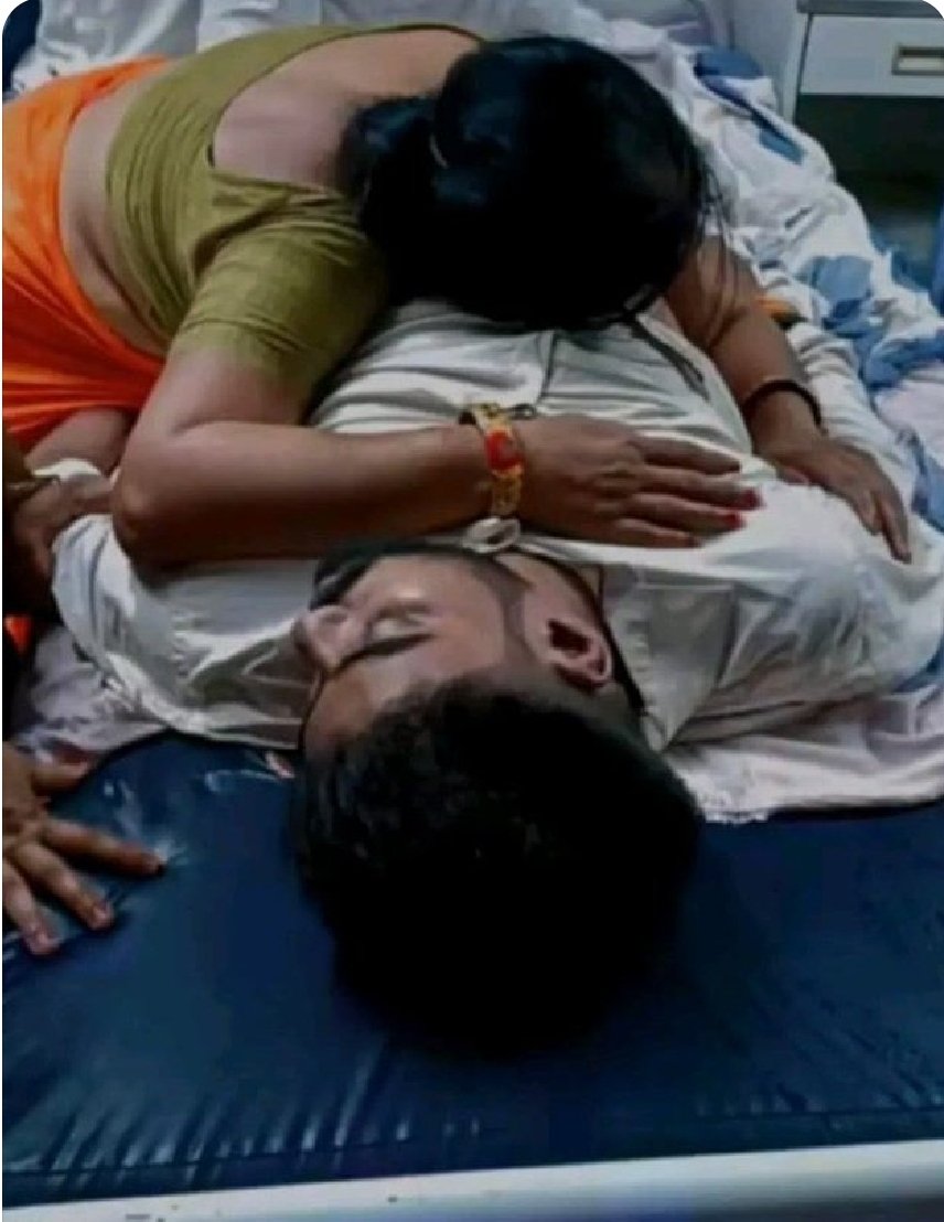 Ramchahil07's tweet photo. छात्रनेता हर्ष की हत्या कर दी 😥😥

हर्ष होनहार था उभरता हुआ नेता था लेकिन जाति की राजनीति ने उसकी जान के ली...
पटना विश्वविद्यालय के छात्र नेता और लॉ अंतिम वर्ष के छात्र था हर्ष 
#castpolitics

 https://t.co/JIXjPIuiwb https://t.co/Q6pGlWOmKL