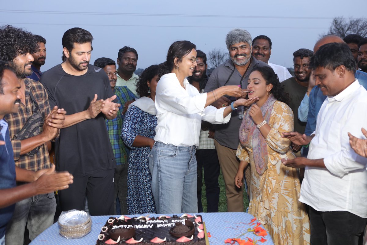 Its a wrap for Jayam Ravi - Nithya Menen starrer #KadhalikkaNeramillai 💕

Directed by Kiruthiga Udhayanidhi ✨

#JayamRavi #NithyaMenen #KiruthigaUdhayanidhi #YogiBabu #Cineulagam