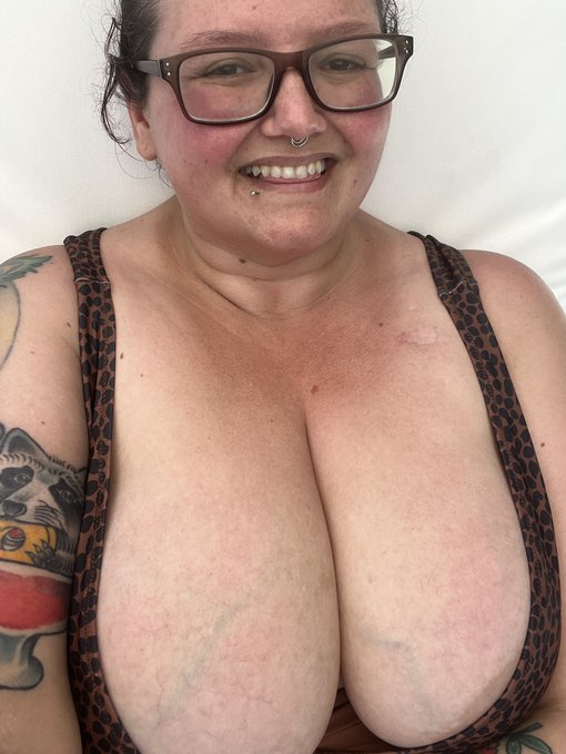 I got quite a bit of sun today. This was before I decided to just go topless and let the biscuits burn<a href="/tag/realloyalfans"class="tags"><span>#realloyalfans</span></a>