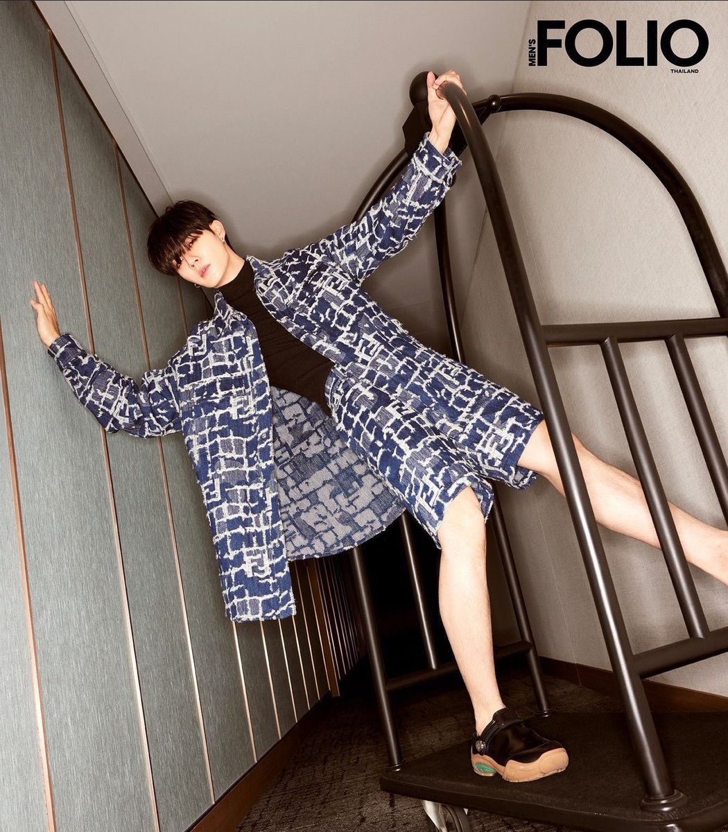 His 80% legs and 20% upper body??? That angle captured his femur and tibia is so giving