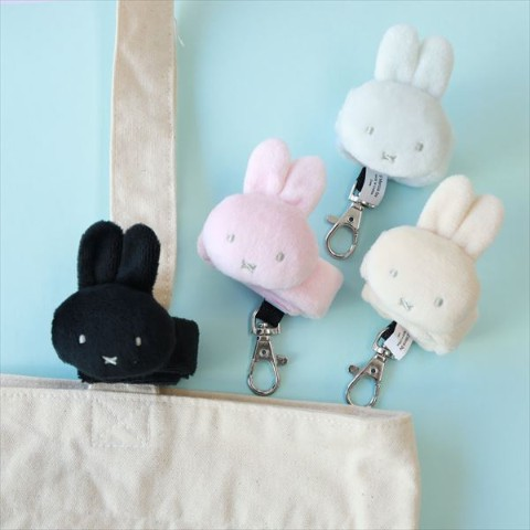 vgvd's tweet photo. 鞄の中で鍵無くしがちな人にはオススメです。

バッグキーホルダーmiffy
▼https://t.co/7bFQp94VBA https://t.co/xFDj5aX9s3