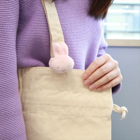 vgvd's tweet photo. 鞄の中で鍵無くしがちな人にはオススメです。

バッグキーホルダーmiffy
▼https://t.co/7bFQp94VBA https://t.co/xFDj5aX9s3