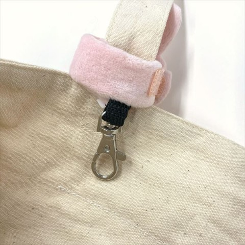 鞄の中で鍵無くしがちな人にはオススメです。

バッグキーホルダーmiffy
▼vvstore.jp/i/vv_000000000…