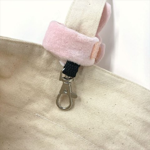 vgvd's tweet photo. 鞄の中で鍵無くしがちな人にはオススメです。

バッグキーホルダーmiffy
▼https://t.co/7bFQp94VBA https://t.co/xFDj5aX9s3