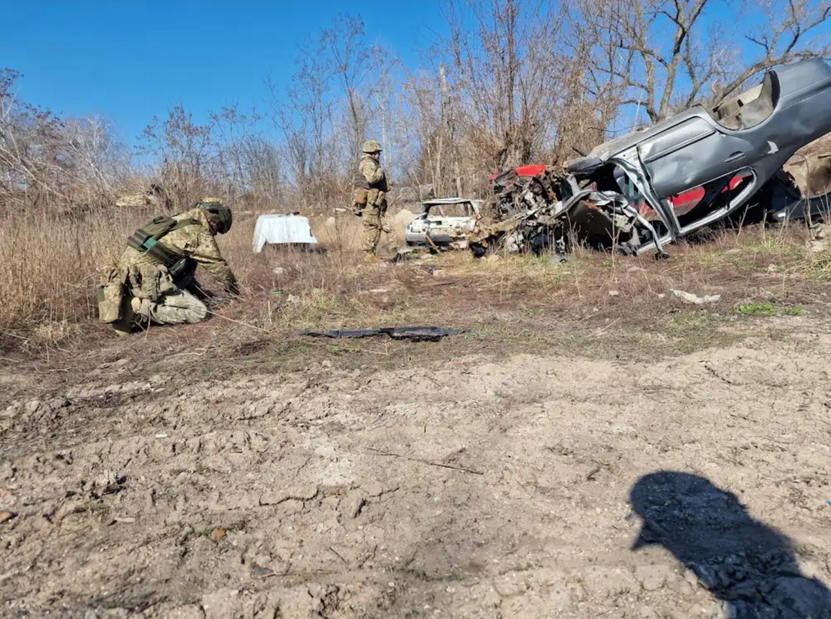fineod's tweet photo. Join our thrilling training sessions! Trainees navigate challenges, improving skills in detecting mines and traps. Each lesson is tailored to fit groups unique needs, crafting scenarios creatively. What scenario would you tackle? 💡 #EODTraining https://t.co/zyeUfLJPU3