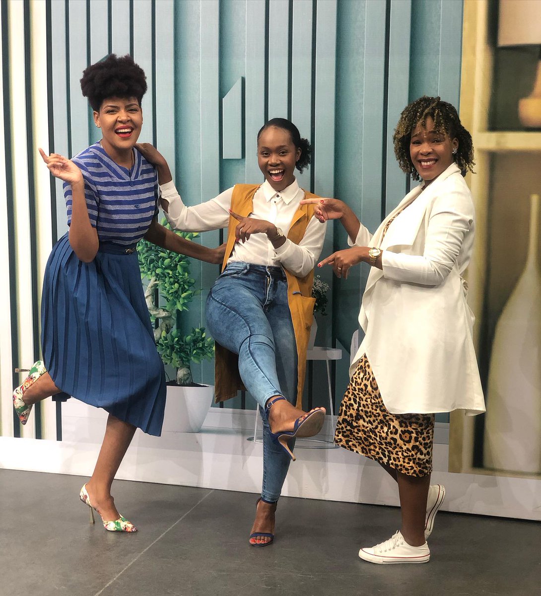 tvm_mocambique's tweet photo. Sempre lindas e bem dispostas 📷. Não perca o programa #primeirapagina é daqui a pouco. Quem já está ansioso?
#primeirapagina #tvmmocambique #tvmplay https://t.co/BGuKDsJucM