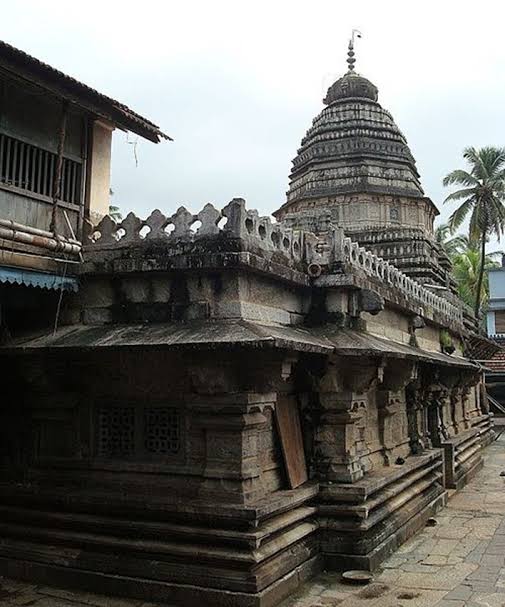 thetemplesdotin's tweet photo. The Story of Dakshin Kashi
The Kashi of South hold equal importance as of Varanasi
"Mahabaleshwar Temple Gokarna"
#templesofindia #thetemples #shiva #ganesh
@LostTemple7 https://t.co/I9UuNO7Bh7