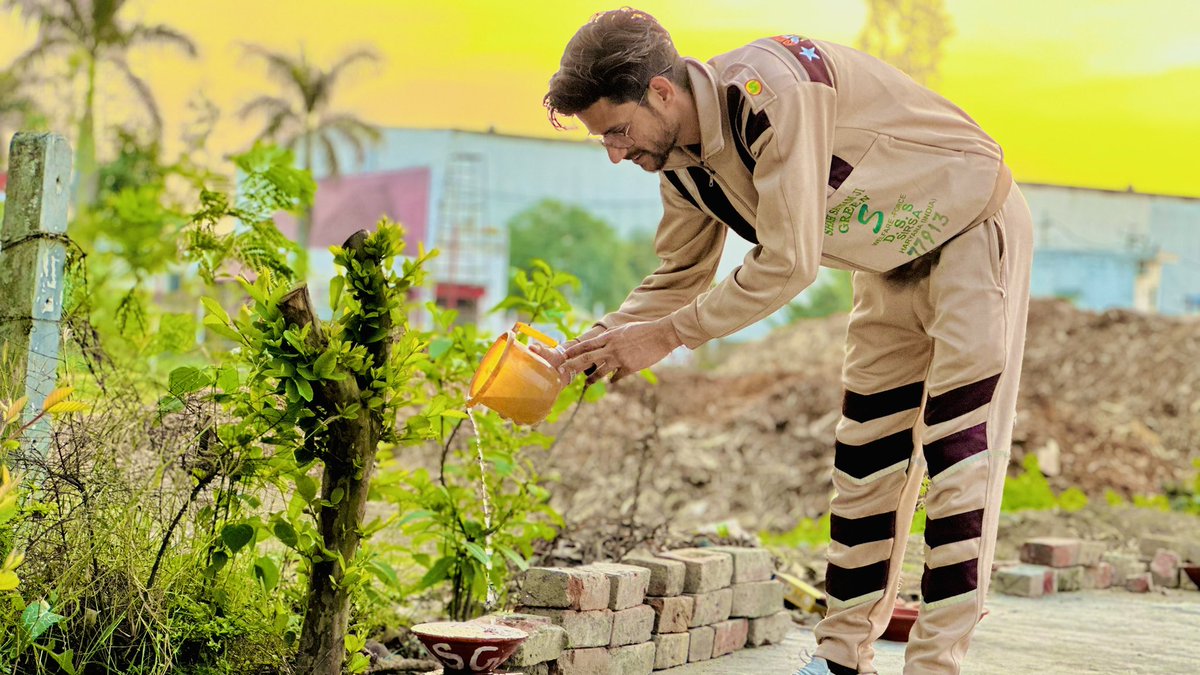 Dera Sacha Sauda is known for it's Saga Of Humanity Welfare Works which includes #BloodDonation #TreePlantation, #निआसरे_का_आसरा,, #WheelchairDistribution #नन्हे_पक्षियों_की_संभाल and many more!
गुरमीत राम रहीम, Ram Rahim ,Baba Ram Rahim 
बाबा राम रहीम